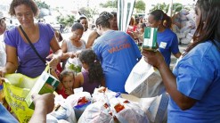 Distribution de denrées alimentaires pour les nécessiteux